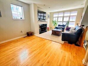 2321 S Wabash Ave in Chicago, IL - Building Photo - Building Photo