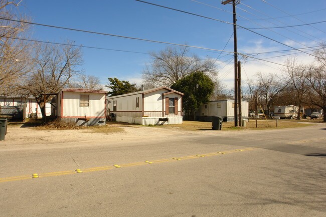 169 Buisness IH-35 in New Braunfels, TX - Building Photo - Building Photo