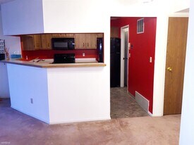 1150 Tollios Parkway, Unit 215 in Broadview Heights, OH - Building Photo