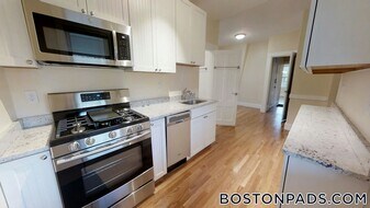 413 Washington St in Cambridge, MA - Building Photo
