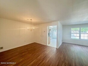 39 Meadow Ln in Holmdel, NJ - Building Photo - Building Photo