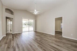 4218 Medbury Dr in Wesley Chapel, FL - Building Photo - Building Photo