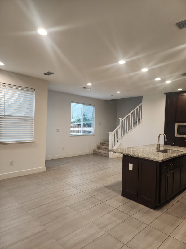 337 W Phelps Dr in Mountain House, CA - Foto de edificio - Building Photo