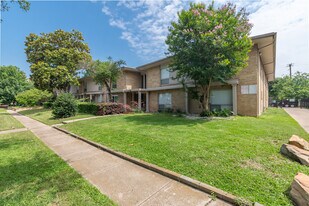 4330 Bowser Ave, Unit 202 in Dallas, TX - Building Photo