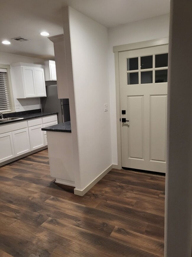 1151 Willow Ln in Grants Pass, OR - Building Photo - Building Photo