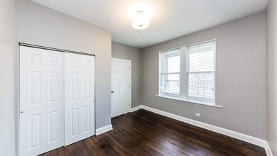 3905 W Belden Ave-Unit -1 in Chicago, IL - Building Photo - Building Photo