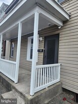 4 E Lawton St, Unit 5009-1121 in St. Clair, PA - Building Photo