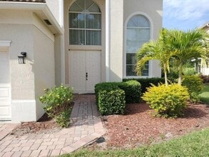 5671 Sunberry Cir in Fort Pierce, FL - Foto de edificio - Building Photo