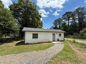 7870 Rand Rd in Jonesboro, GA - Foto de edificio - Building Photo