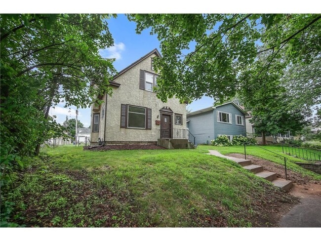 804 Hawthorne Ave E in St. Paul, MN - Building Photo - Building Photo
