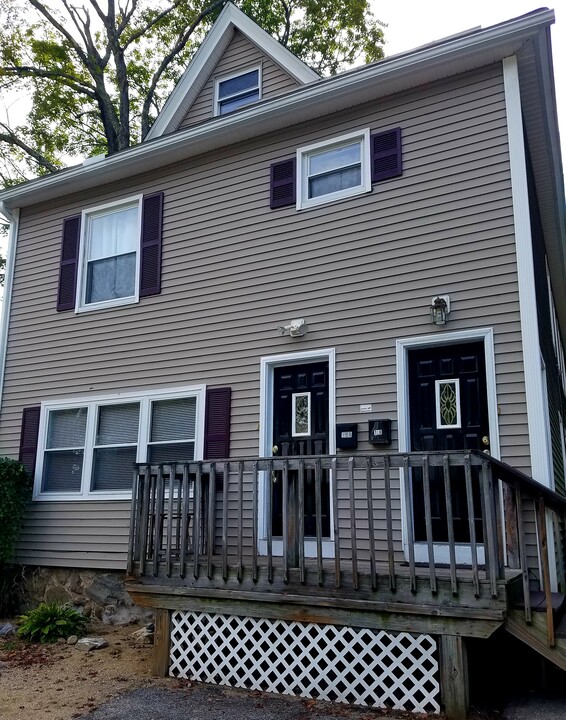 15 Pleasant St in Derry, NH - Foto de edificio