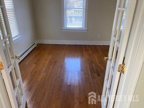 120 Woodbridge Ave in Woodbridge, NJ - Building Photo - Building Photo