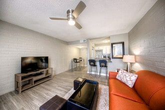 Spring Leaf Apartments in Tempe, AZ - Building Photo - Building Photo