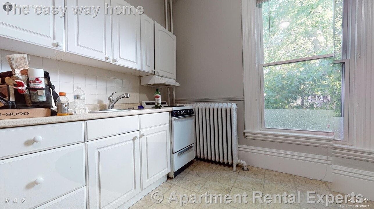 8 A Forest St in Cambridge, MA - Building Photo