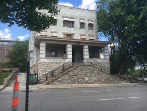 Bradford Apartments in Kansas City, MO - Building Photo - Building Photo