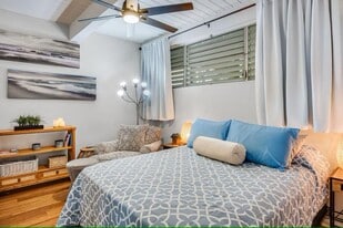 75-5873-5873 Walua Rd in Kailua Kona, HI - Building Photo