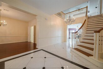 1914 Rosebay Ct in Sugar Land, TX - Foto de edificio - Building Photo