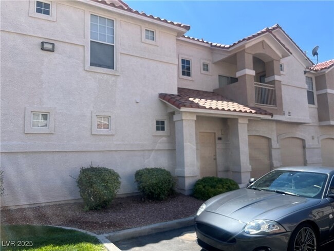 property at 8555 W Russell Rd