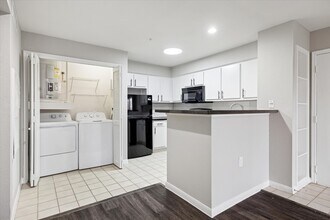 1710 W T C Jester Blvd in Houston, TX - Building Photo - Building Photo