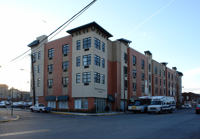 9252 John F Kennedy Blvd in North Bergen, NJ - Foto de edificio - Building Photo