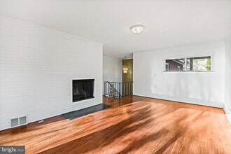 1126 Ormond Ct in McLean, VA - Building Photo - Building Photo