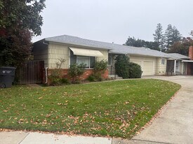 2013 56th St in Sacramento, CA - Building Photo