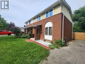 10658 Atwater Crescent in Windsor, ON - Building Photo - Building Photo