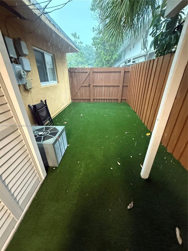 3156 Mary St in Miami, FL - Building Photo - Building Photo