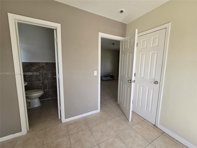 724 SW 7th Terrace in Hallandale Beach, FL - Building Photo - Building Photo