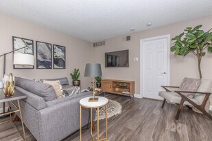 Villas Aliento Apartment Homes in Rancho Santa Margarita, CA - Building Photo