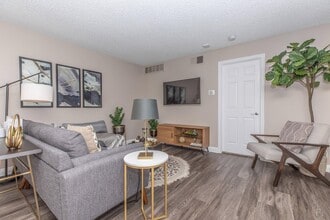 Villas Aliento Apartment Homes in Rancho Santa Margarita, CA - Building Photo - Building Photo