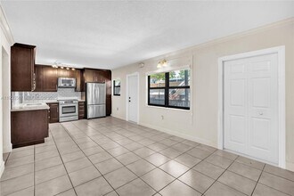 3265 Virginia St in Miami, FL - Building Photo - Building Photo