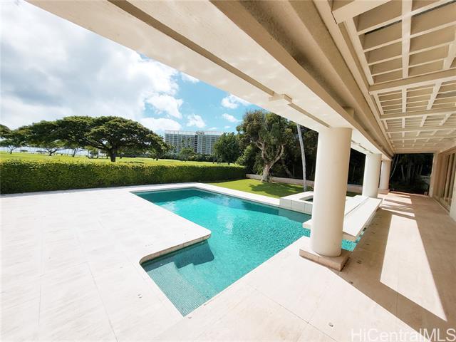 1077 Waiholo St in Honolulu, HI - Foto de edificio