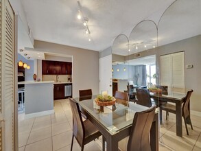 1658 Bay Rd in Miami Beach, FL - Building Photo - Building Photo
