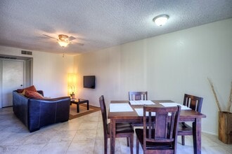 Unit Available in Tempe! in Tempe, AZ - Building Photo - Building Photo