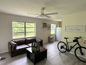 10281-10283 Carolina St in Bonita Springs, FL - Building Photo - Building Photo