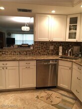 4300 Belair Ln in Naples, FL - Foto de edificio - Building Photo