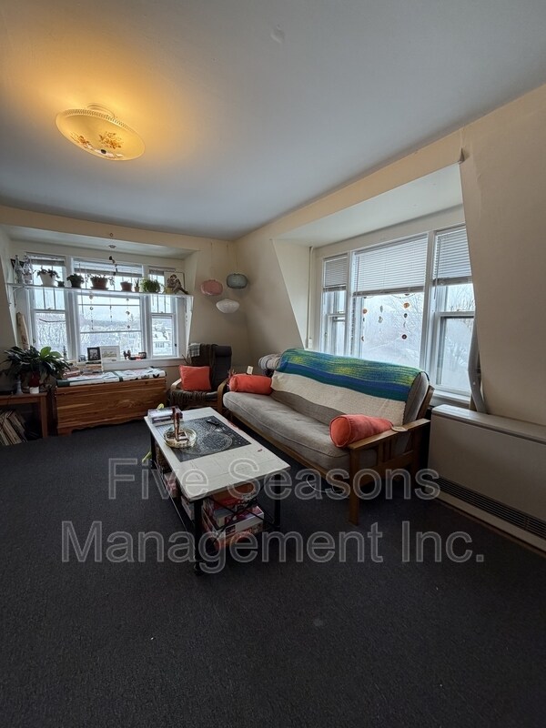 10 Lafayette Pl in Burlington, VT - Building Photo - Building Photo