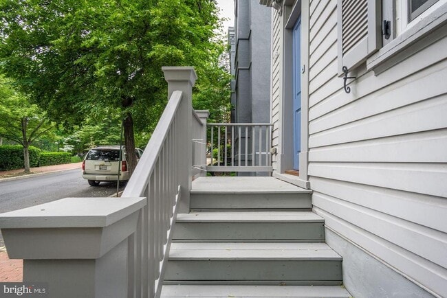 property at 3329 Q St NW