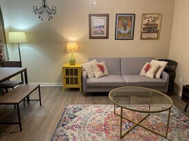 443 NE GRAHAM ST, Unit B