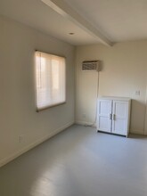 222 Gull St, Unit Lower in Manhattan Beach, CA - Building Photo - Building Photo