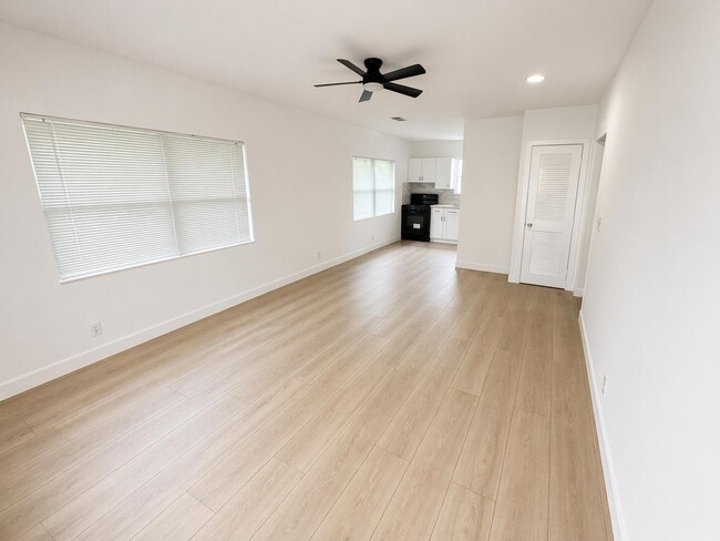 135 SE 4th St in Hallandale Beach, FL - Building Photo - Building Photo