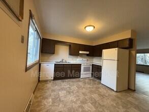 2717 Victoria Ln in Madison, WI - Building Photo - Building Photo