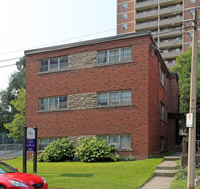 Duke Street Apartments in Hamilton, ON - Building Photo - Building Photo