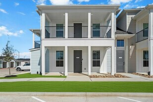 The Cottage Green - Baytown in Baytown, TX - Building Photo