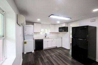 1904 E 51st St in Savannah, GA - Building Photo - Building Photo