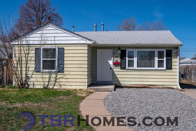 property at 1257 N Moline St