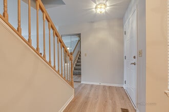 1291 Orleans Dr in Mundelein, IL - Building Photo - Building Photo