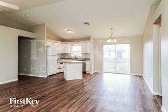 2105 NW 1st Pl in Cape Coral, FL - Foto de edificio - Building Photo