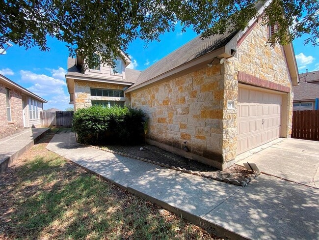128 Otono Loop in Kyle, TX - Building Photo - Building Photo